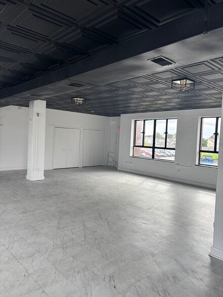 3901 Christopher St, Hamtramck, MI for lease - Building Photo - Image 2 of 13