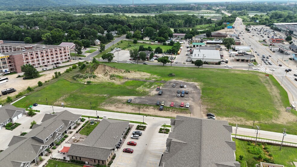 1325 St Andrew st, La Crosse, WI for lease - Aerial - Image 2 of 6