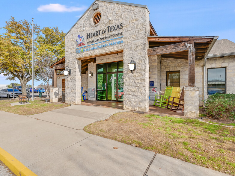 115 E Old Settlers Blvd, Round Rock, TX for sale - Building Photo - Image 1 of 21