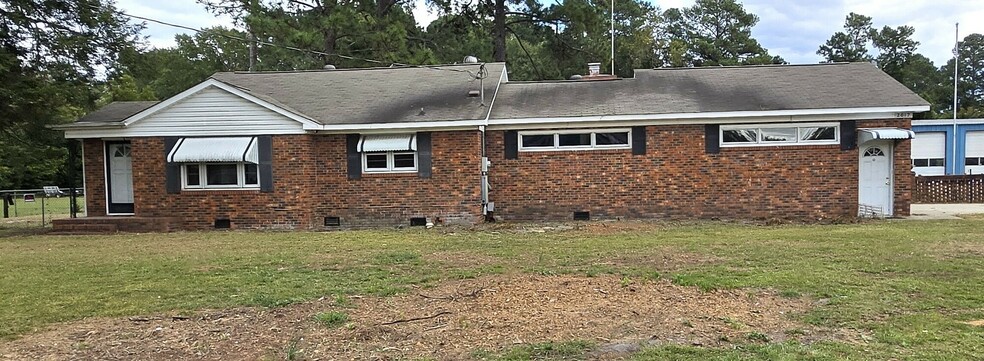 2617-2619 Hope Mills Rd, Fayetteville, NC for lease - Primary Photo - Image 1 of 4