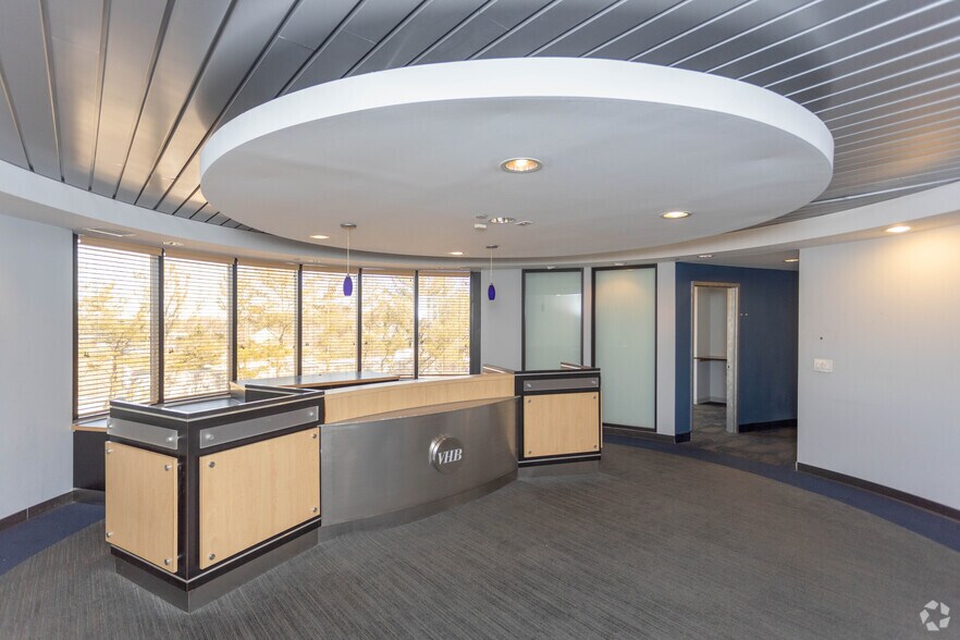 2150 Joshuas Path, Hauppauge, NY for lease - Interior Photo - Image 3 of 26