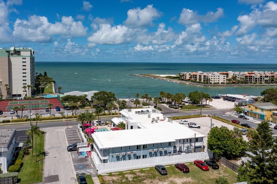 7201 Sunset Way, Saint Pete Beach, FL for sale - Building Photo - Image 1 of 1