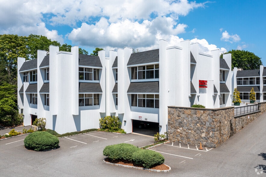 1221 Post Rd E, Westport, CT for lease - Building Photo - Image 2 of 9