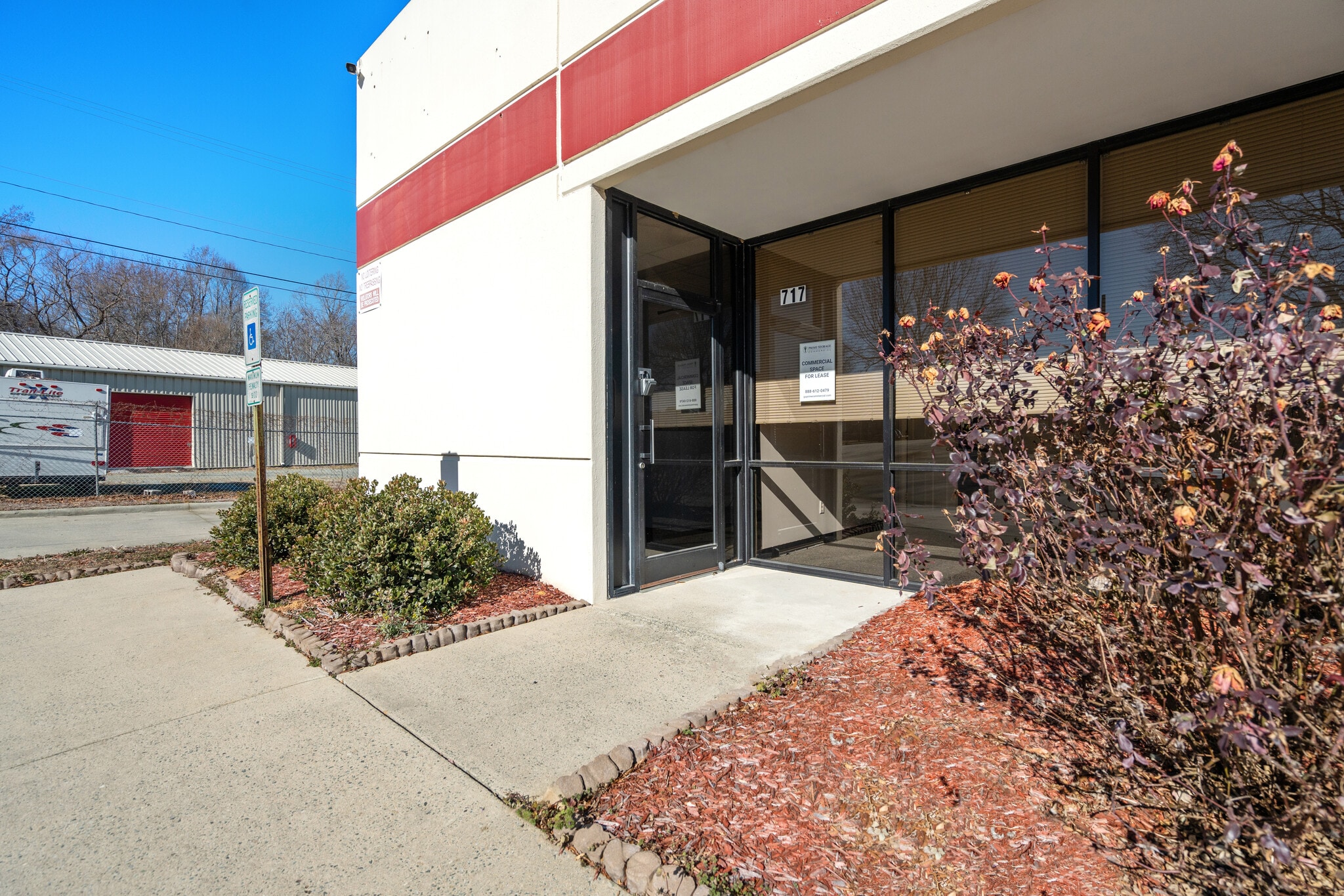 1907 Maple Ave, Burlington, NC for lease Interior Photo- Image 1 of 3