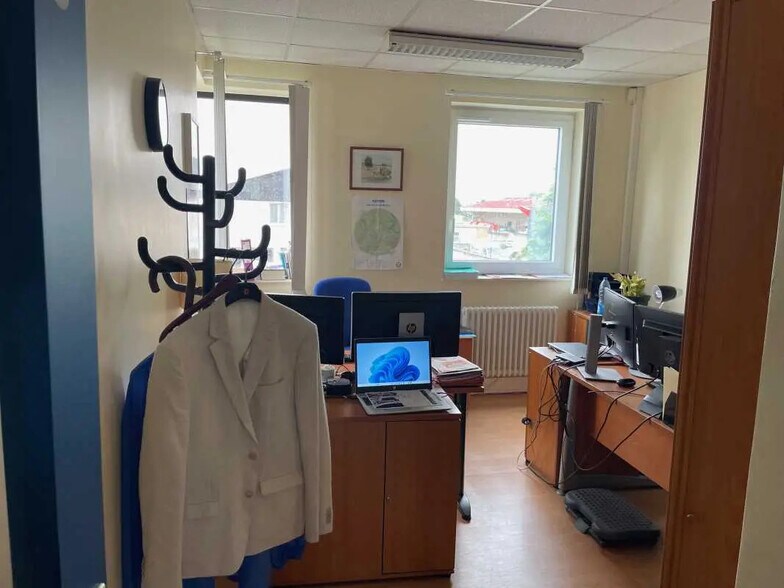 Office in Compiègne for sale - Interior Photo - Image 2 of 3