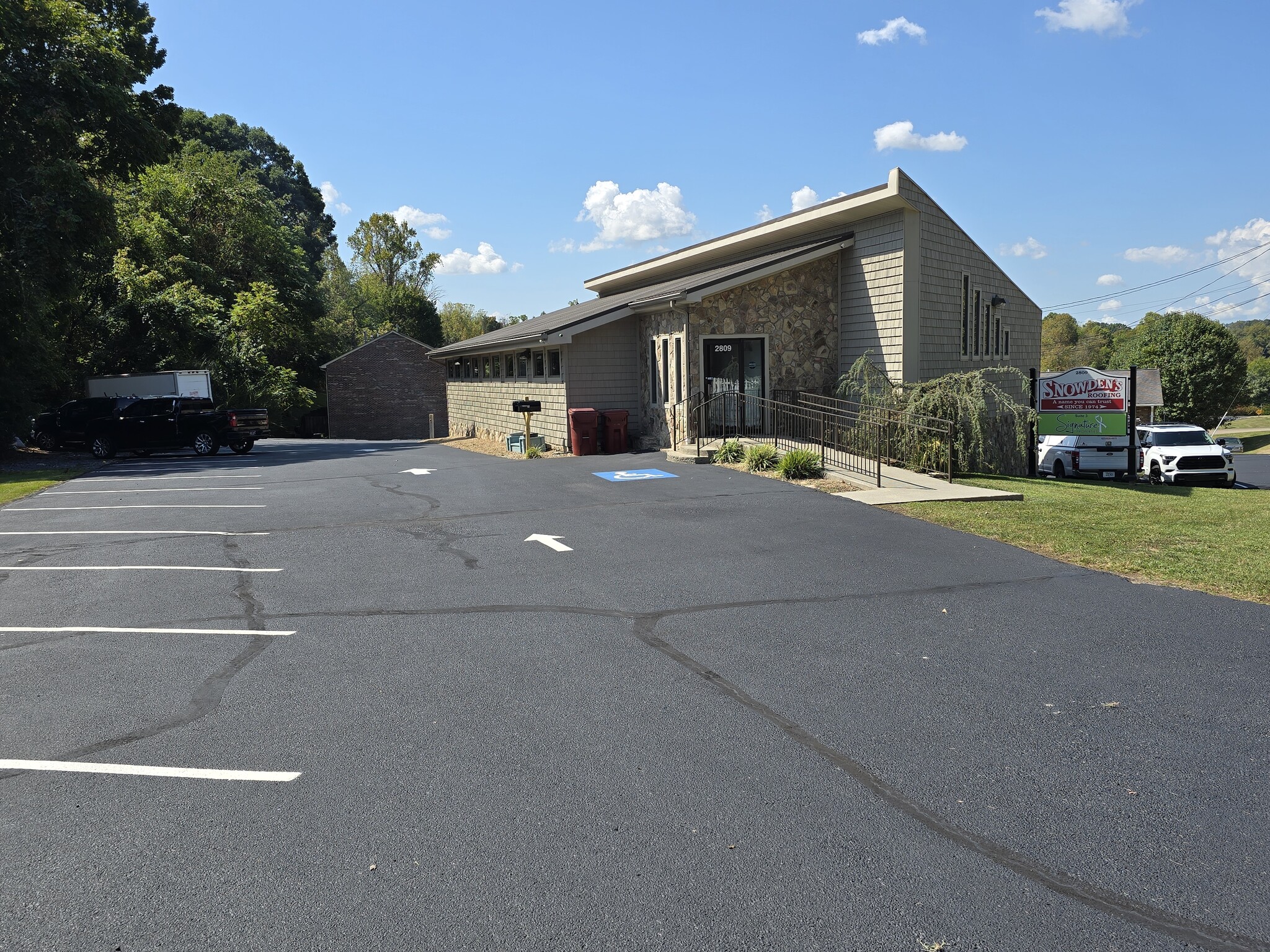 2809 E Oakland Rd, Johnson City, TN for lease Building Photo- Image 1 of 9