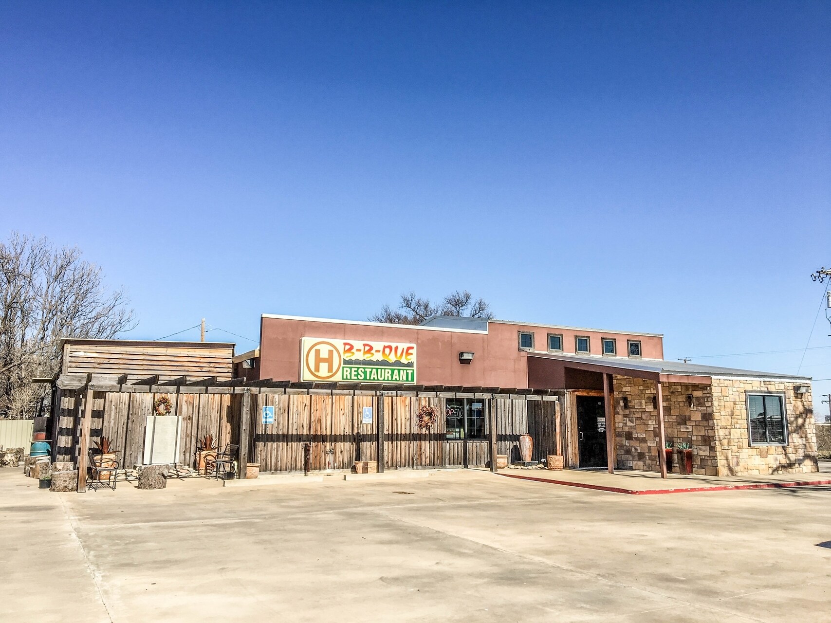 121 S Berry St, TX 76354