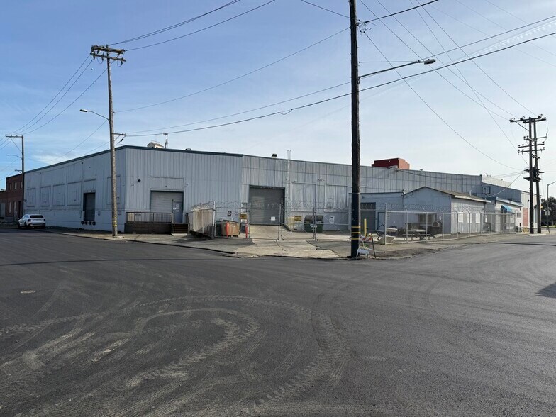 2500 Campbell St, Oakland, CA for lease - Building Photo - Image 1 of 9