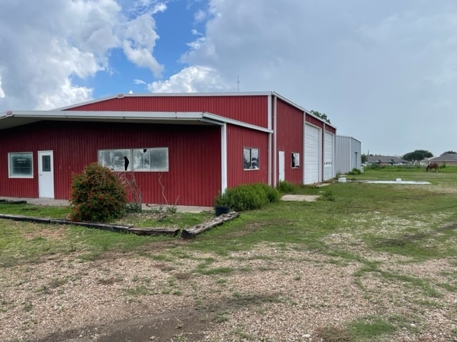 204 Glen Flora Rd, Eagle Lake, TX for sale - Building Photo - Image 3 of 27