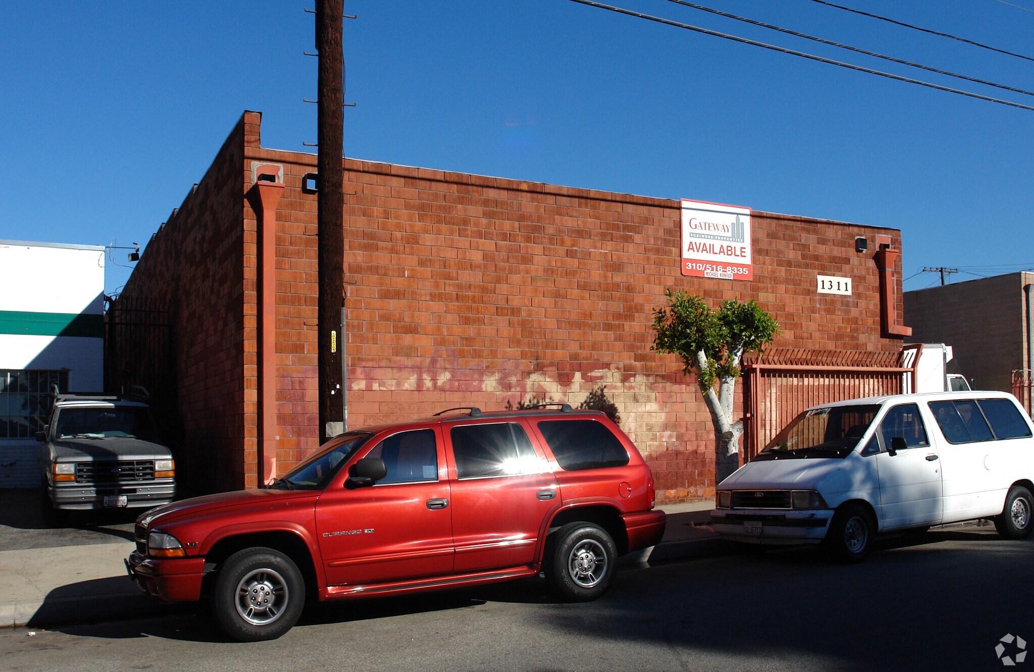 1311 W 130th St, Gardena, CA 90247 SMALL CLEAN AFFORDABLE WAREHOUSE