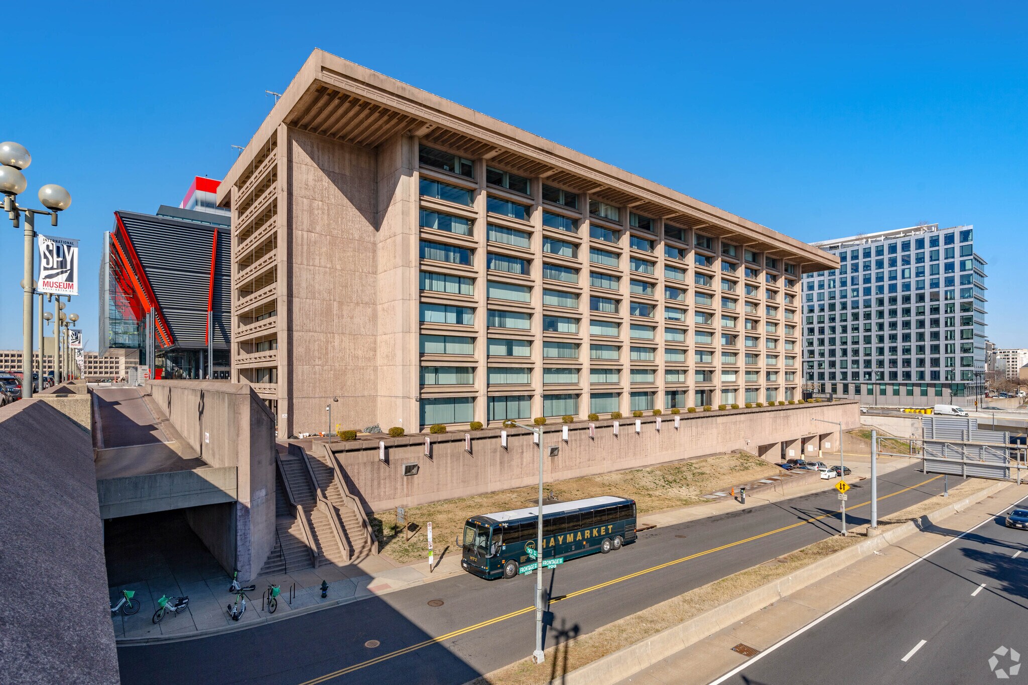 950 L'Enfant Plz SW, Washington, DC for lease Building Photo- Image 1 of 7