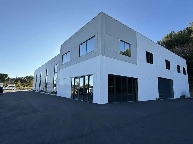 Industrial in Pertuis for lease - Building Photo - Image 2 of 4