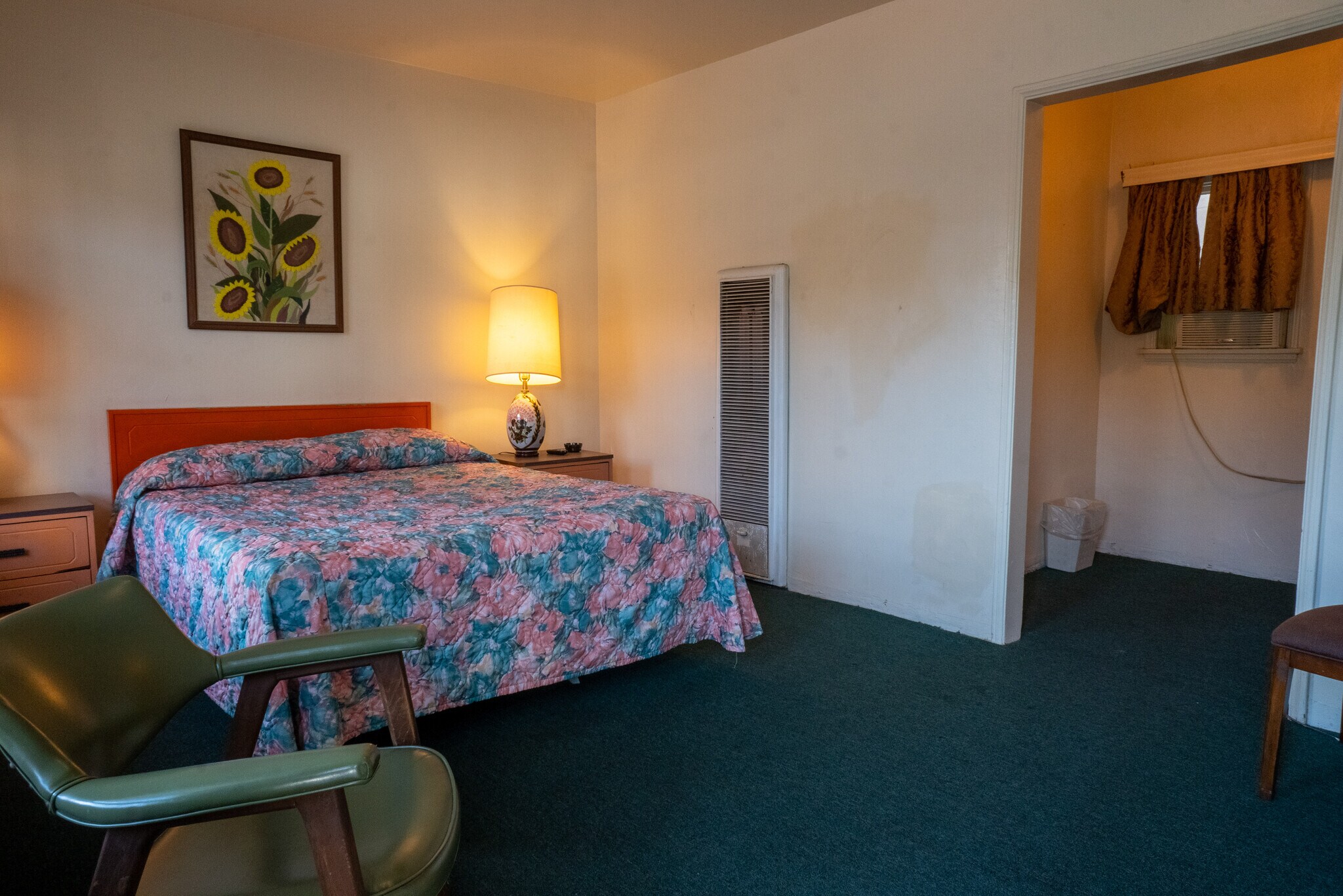 5251 Hollywood Blvd, Los Angeles, CA 90027 Harvard House Motel