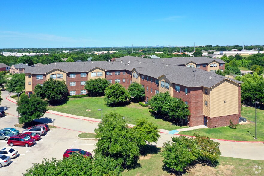 800 College Pky, Lewisville, TX for sale - Primary Photo - Image 1 of 1