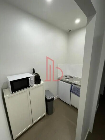 Office in Bordeaux for sale - Interior Photo - Image 3 of 8