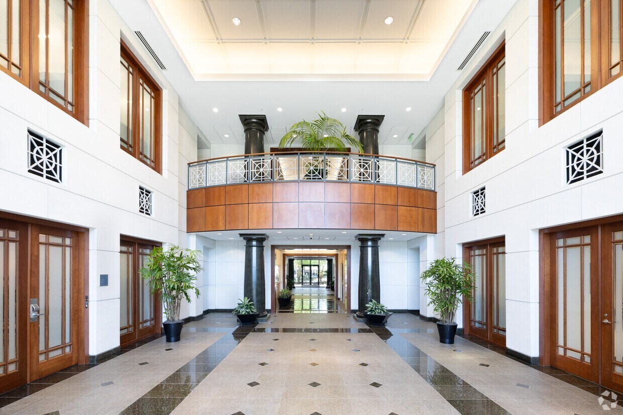 272 Bendix Rd, Virginia Beach, VA for lease Interior Photo- Image 1 of 6