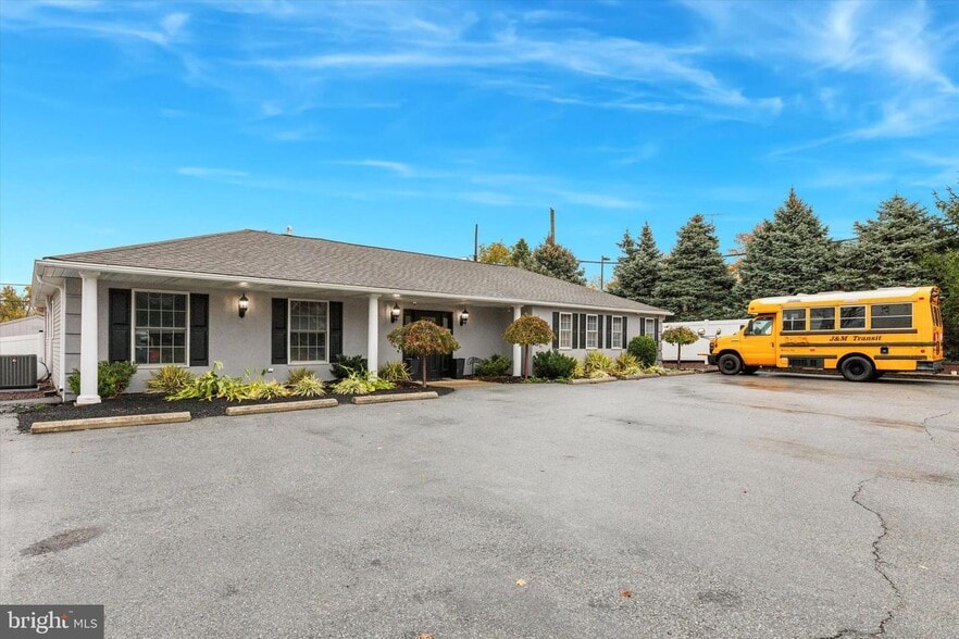 239 W Germantown Pike, Norristown, PA for sale - Building Photo - Image 2 of 24