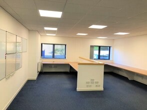 1-4 Pitreavie Ct, Dunfermline for lease Interior Photo- Image 1 of 6