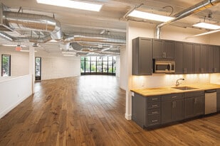 1001 SE Sandy Blvd, Portland OR - Loft