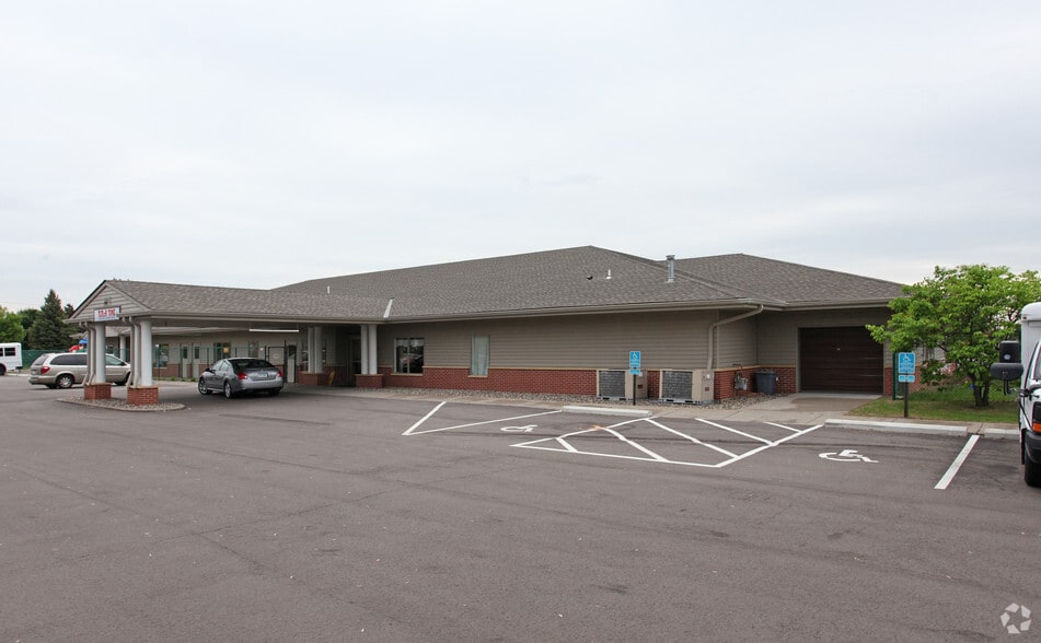 6251 N 110th Ave, Champlin, MN for lease - Building Photo - Image 1 of 2