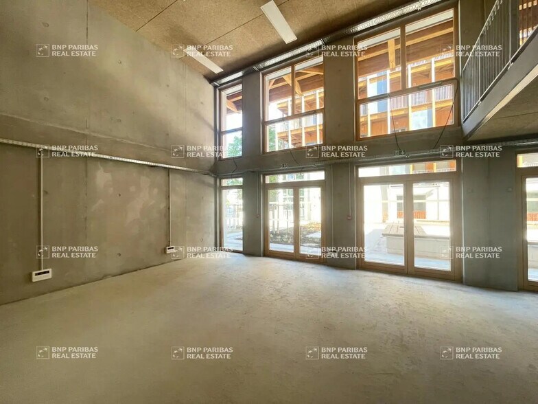 Office in Nantes for lease - Building Photo - Image 1 of 6