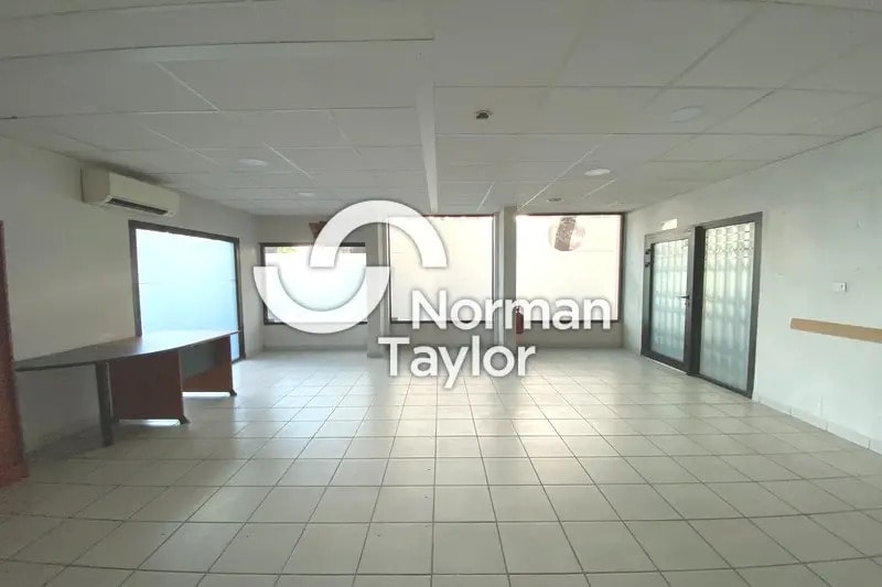 Office in Montpellier for lease Interior Photo- Image 1 of 10