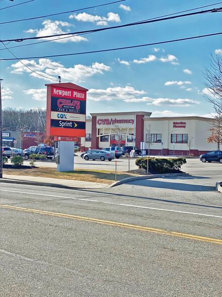 45-63 Newport Ave, East Providence, RI for lease - Building Photo - Image 1 of 4