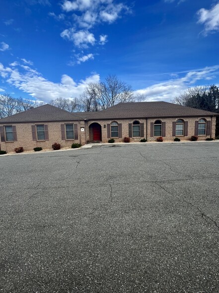 3721 S Amherst Hwy, Madison Heights, VA for lease - Primary Photo - Image 1 of 1