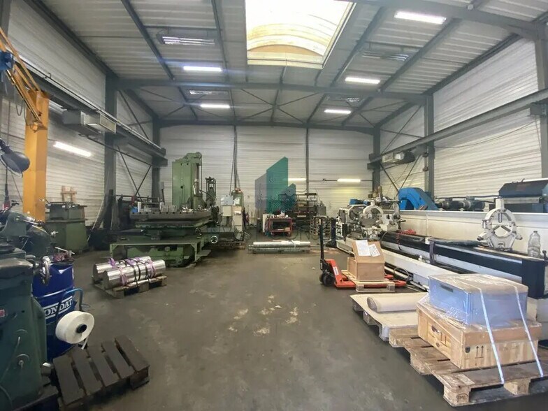 Flex in Presles for sale - Building Photo - Image 2 of 12