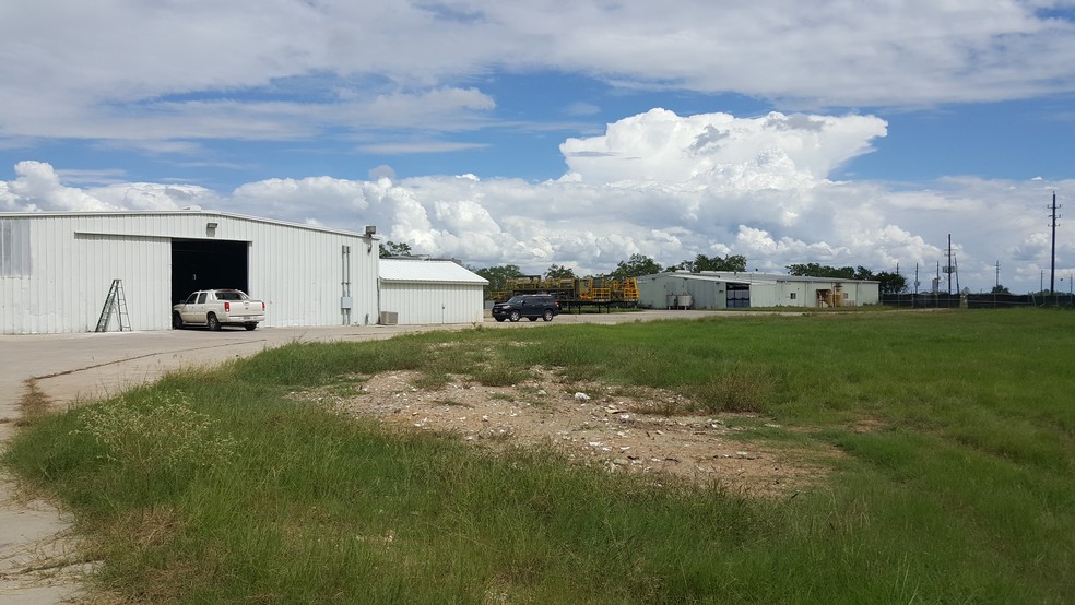 536 Pyka Rd, Sealy, TX for sale - Building Photo - Image 1 of 1