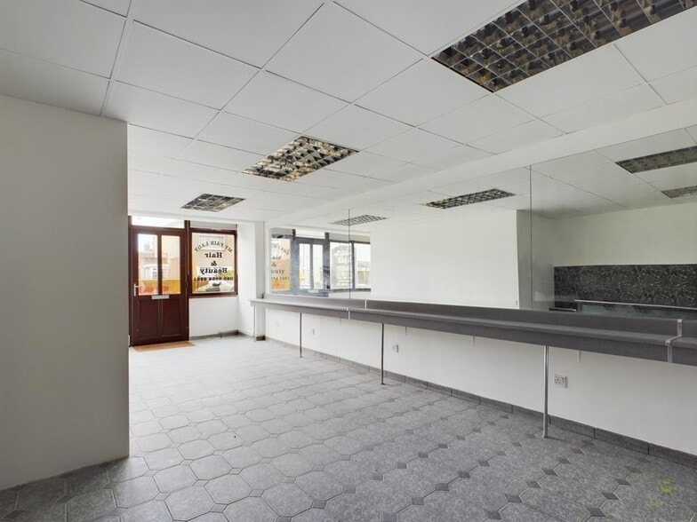 139 Upper Wickham Ln, Welling for sale - Interior Photo - Image 2 of 7