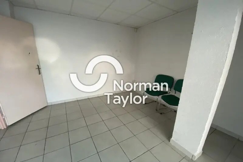 Office in Montpellier for lease - Interior Photo - Image 3 of 9