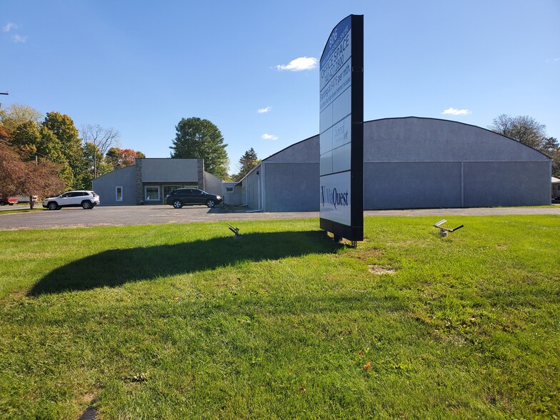 806 Harcourt Rd, Mount Vernon, OH for lease - Building Photo - Image 1 of 14