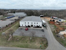 Random Vandals Racing Team - Industrial Property