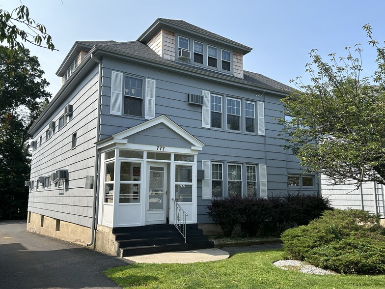 777 Farmington Ave, West Hartford, CT for lease - Building Photo - Image 1 of 1