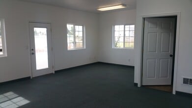 2788 E 14th N, Idaho Falls, ID for lease Interior Photo- Image 1 of 3
