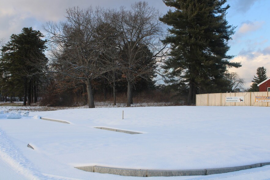 255 Barnum Rd, Devens, MA 01434