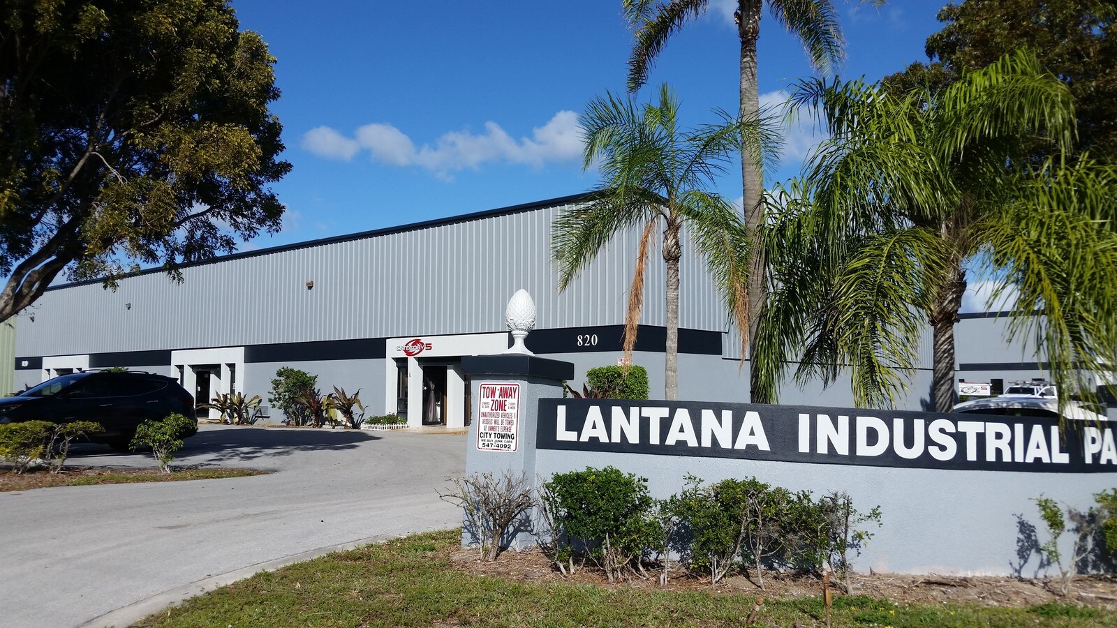 635 Gator Dr, Lantana, FL 33462