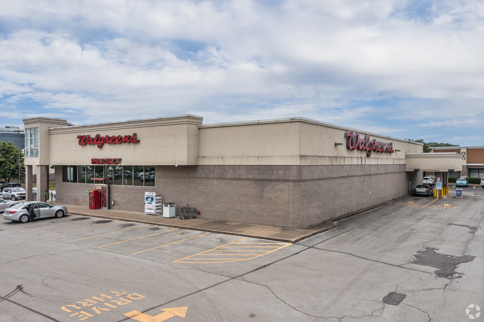 65006550 Quince Rd, Memphis, TN 38119 Kirby Gate Shopping Center