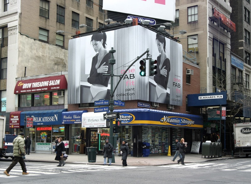 460 Seventh Ave, New York, NY for lease - Building Photo - Image 1 of 1