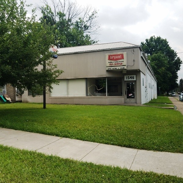 1546 Berry Blvd, Louisville, KY 40215