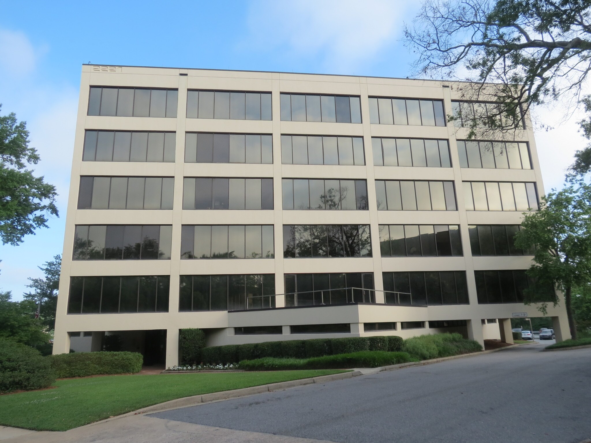 2221 Devine St, Columbia, SC for sale Building Photo- Image 1 of 1