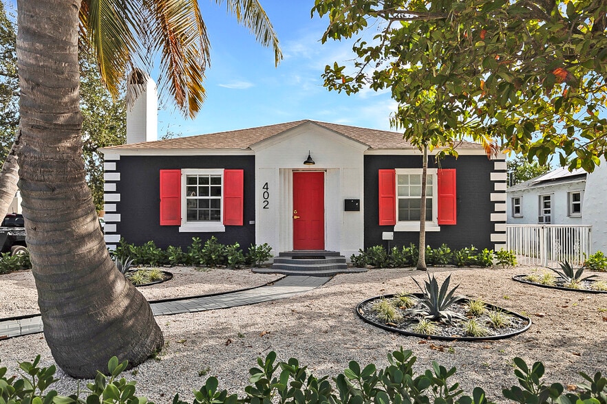 402 Ocean Breeze, Lake Worth Beach, FL for sale - Primary Photo - Image 1 of 60