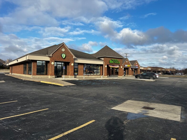 34501-34517 Utica Rd, Fraser, MI for lease - Building Photo - Image 2 of 7