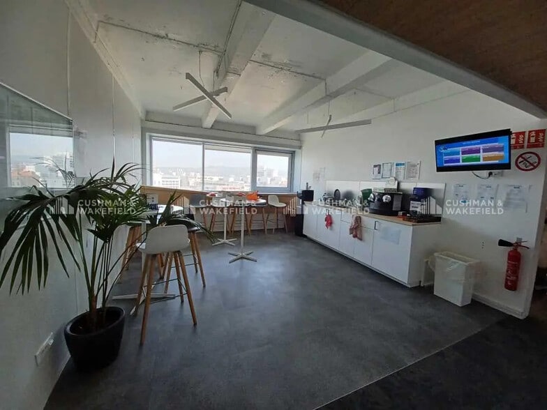 40 Boulevard De Dunkerque, Marseille for lease - Interior Photo - Image 3 of 8