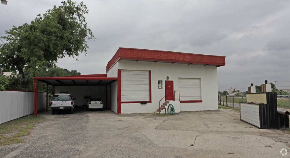 1201 N Calhoun St, Fort Worth, TX for sale - Building Photo - Image 2 of 6