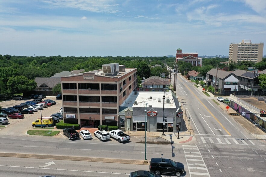 1005 W Jefferson Blvd, Dallas, TX for lease - Building Photo - Image 2 of 3