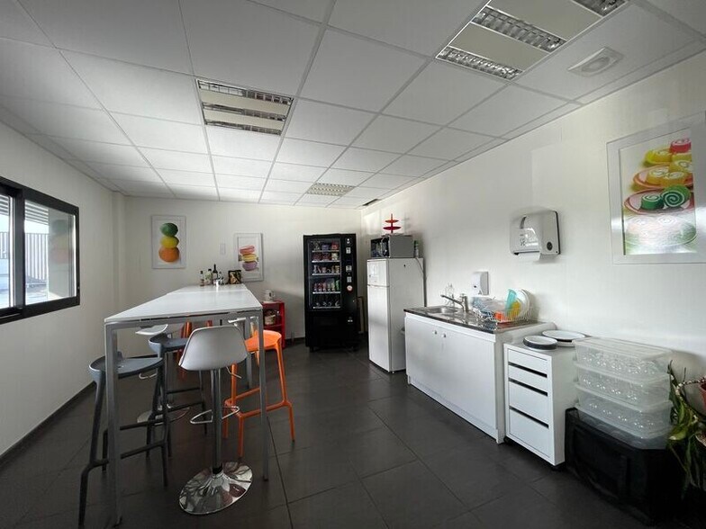 Flex in Canejan for sale - Building Photo - Image 3 of 19