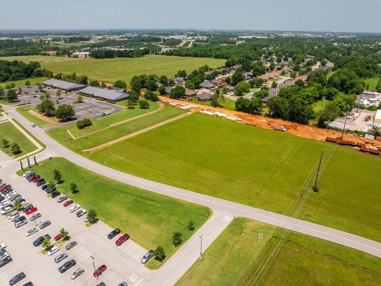 JB Hunt Corporate Dr, Lowell, AR for sale - Building Photo - Image 1 of 2