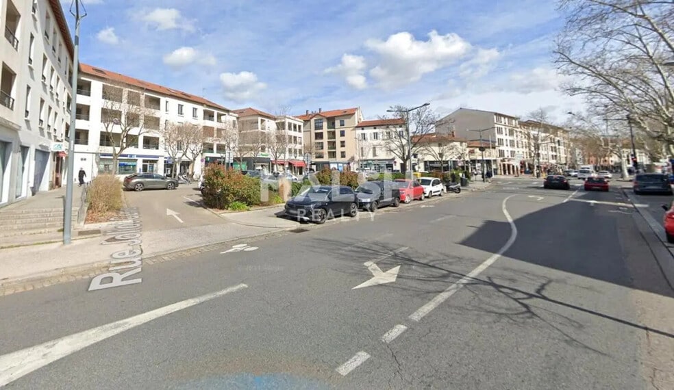 Retail in Lyon for sale - Aerial - Image 1 of 4